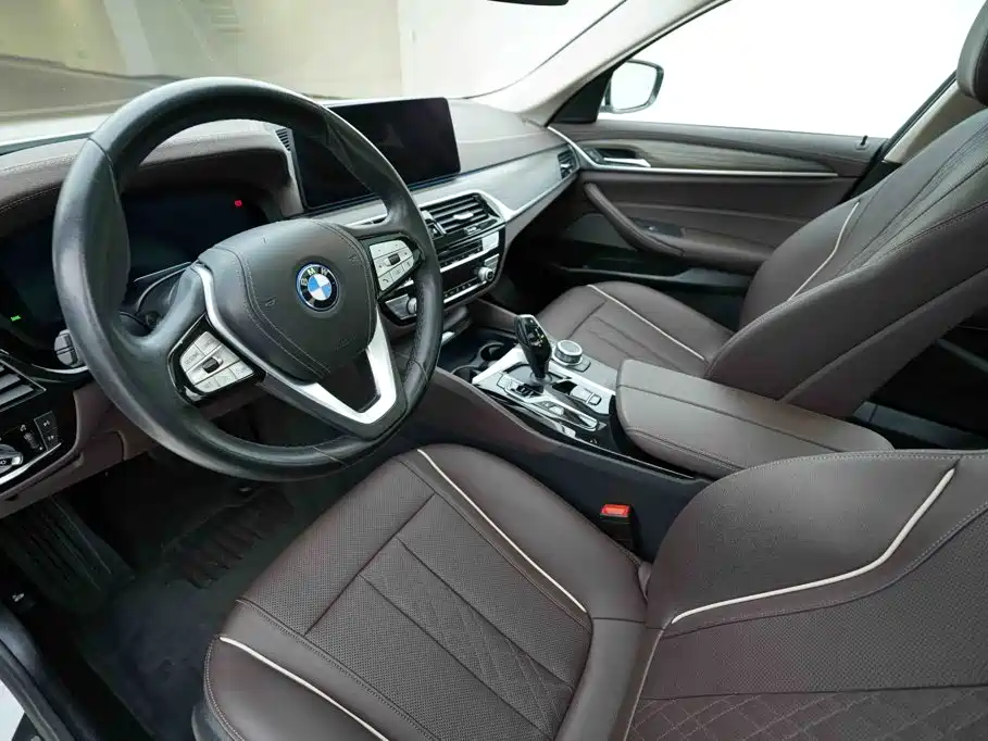 BMW 5 Series New Energy — фото 10