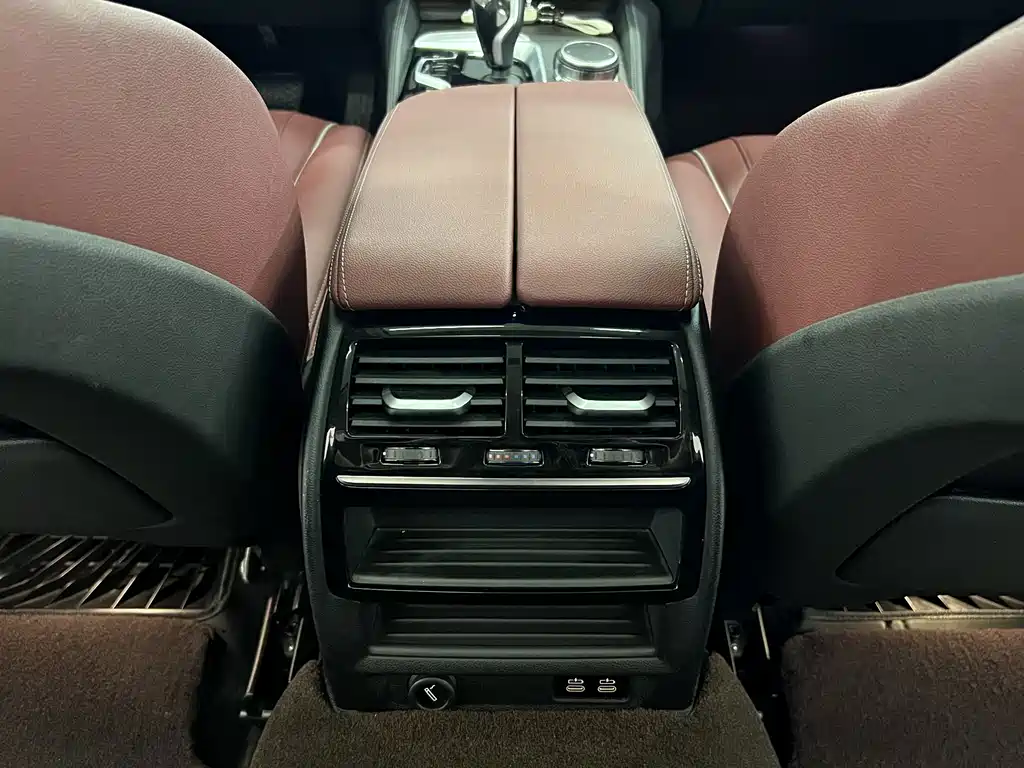 BMW 5 Series New Energy — фото 10
