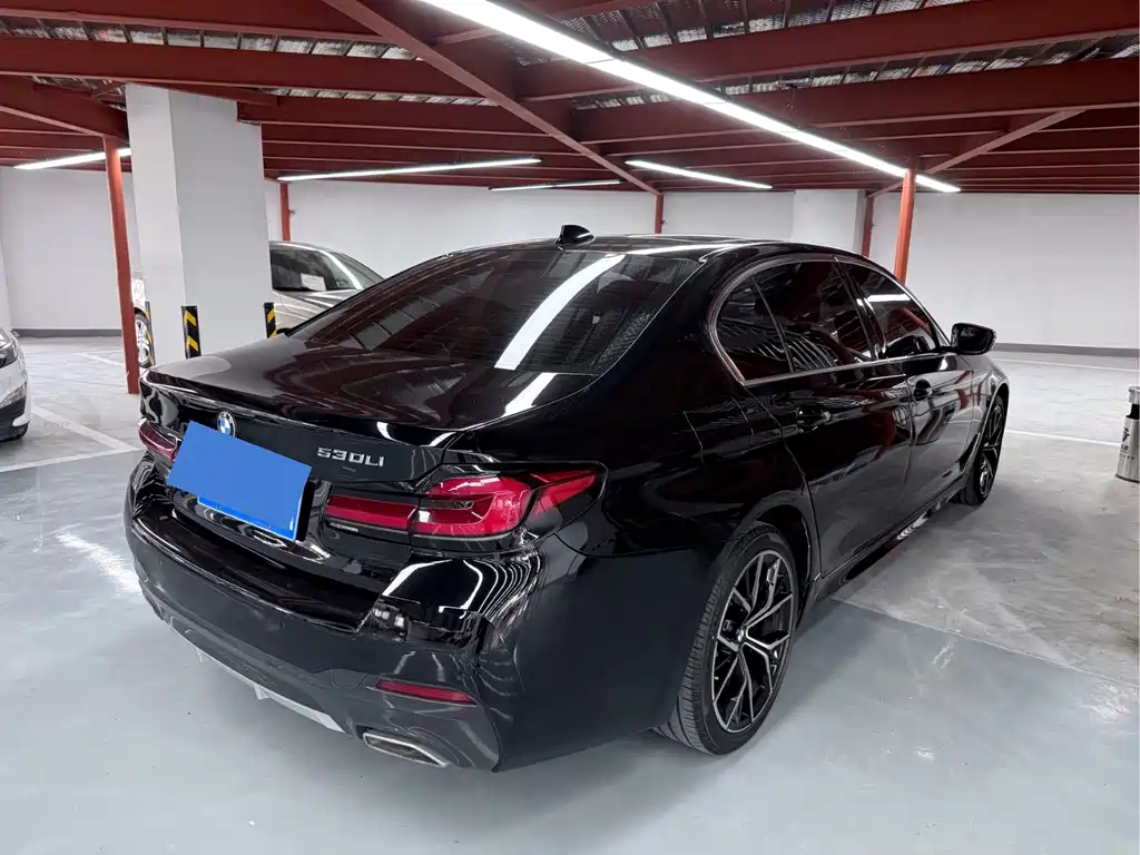 BMW 5 Series — фото 10