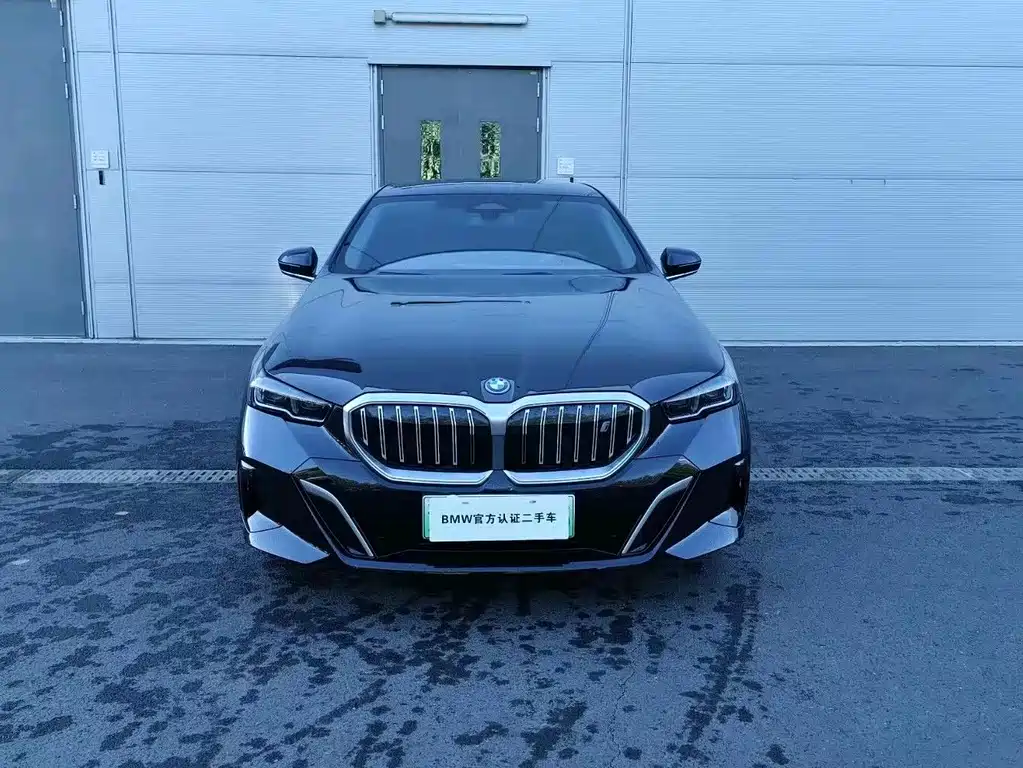 BMW i5 — фото 2