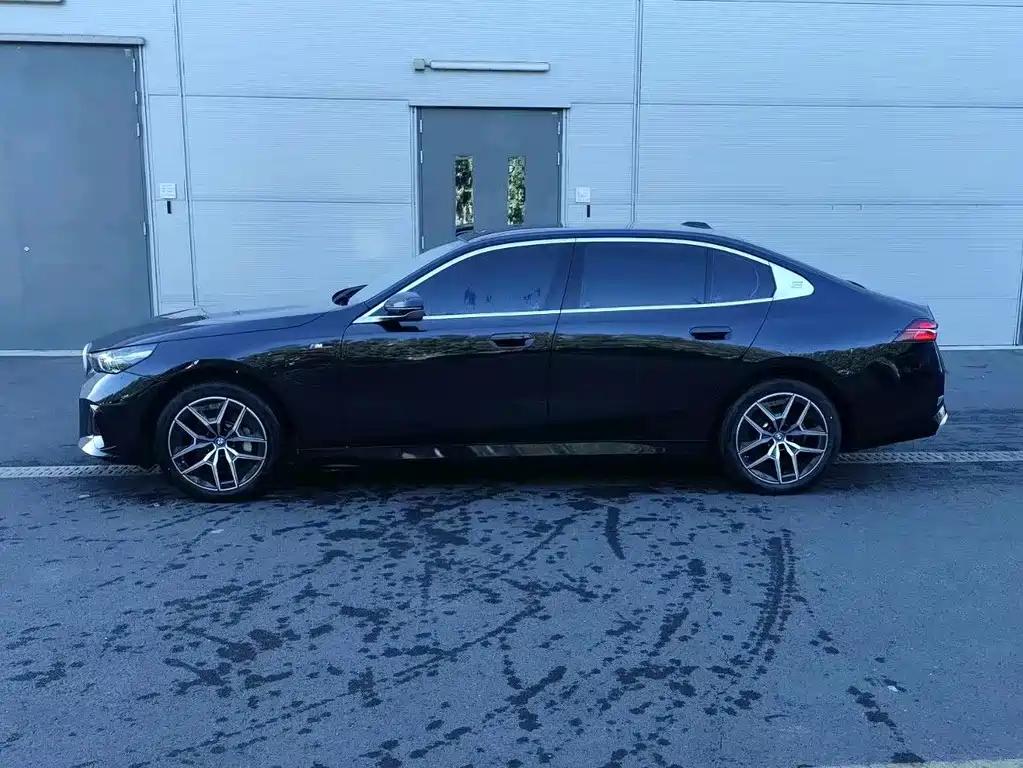 BMW i5 — фото 4