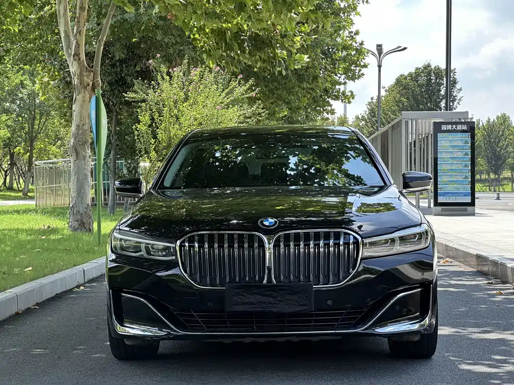 BMW 7 Series — фото 2