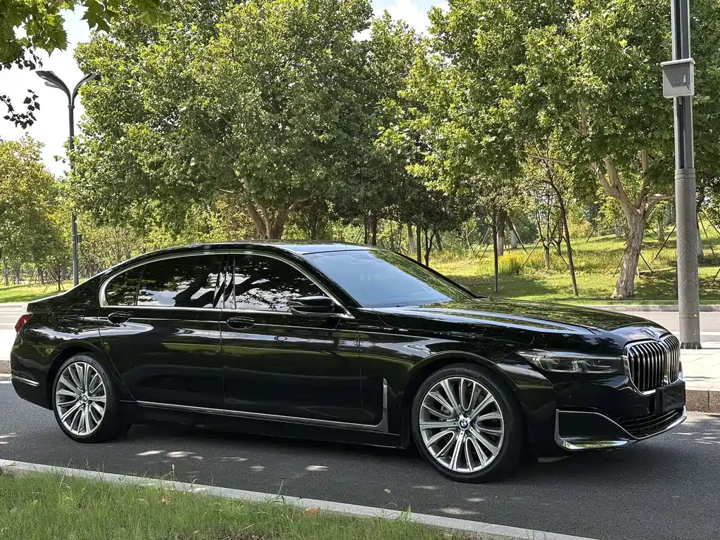BMW 7 Series — фото 3
