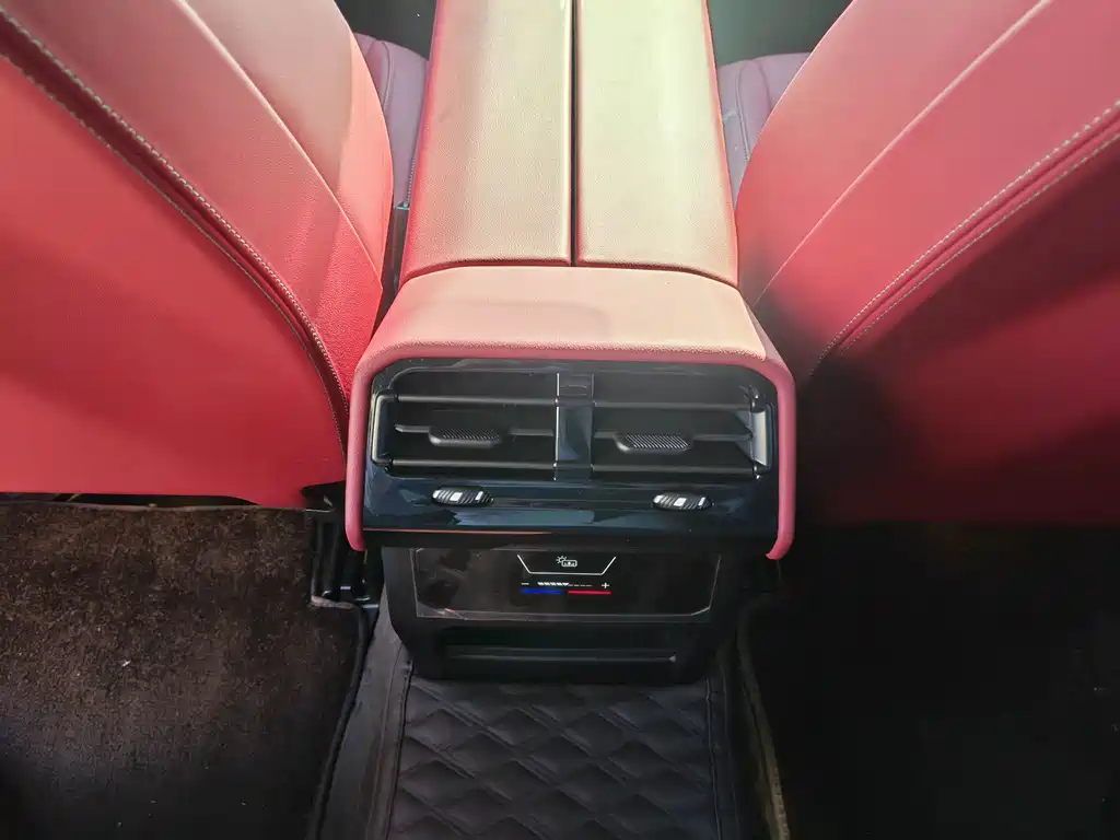 BMW 5 Series — фото 15