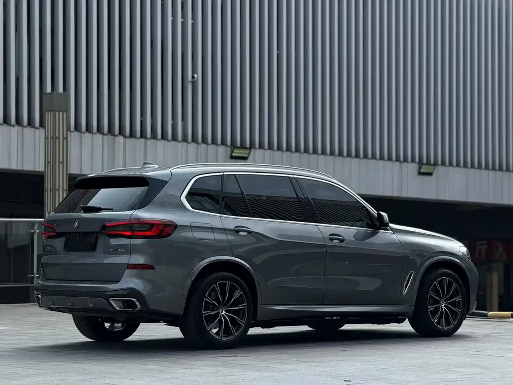 BMW X5 — фото 8