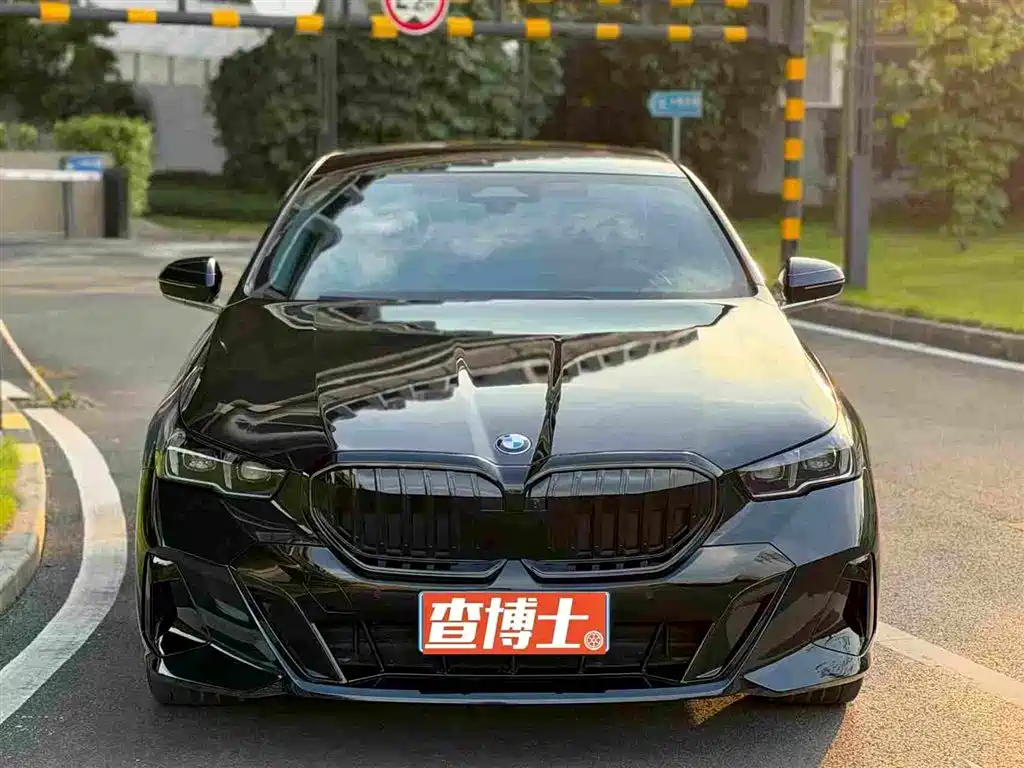 BMW 5 Series — фото 2
