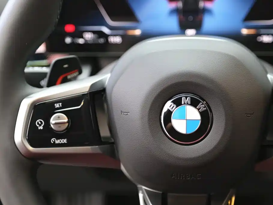 BMW 5 Series — фото 17