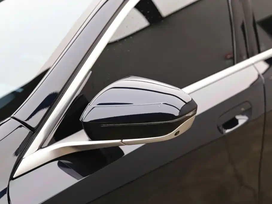 BMW 5 Series — фото 27