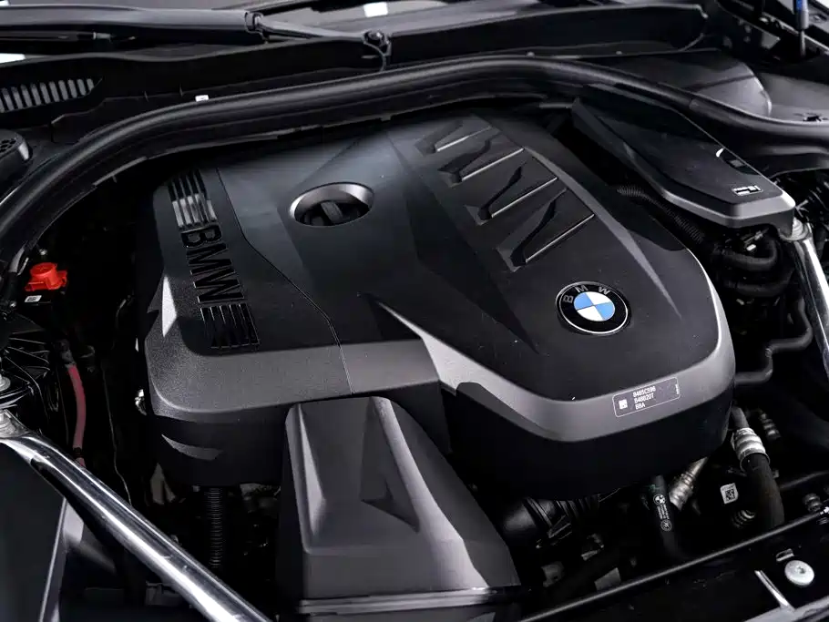 BMW 5 Series — фото 13