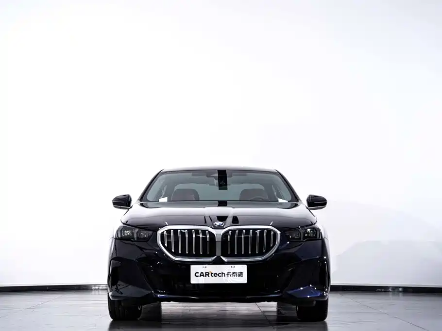 BMW 5 Series — фото 3