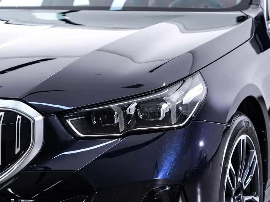 BMW 5 Series — фото 10