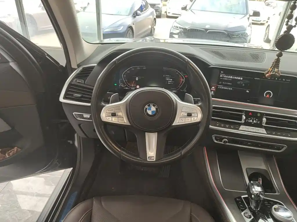 BMW X5 — фото 10