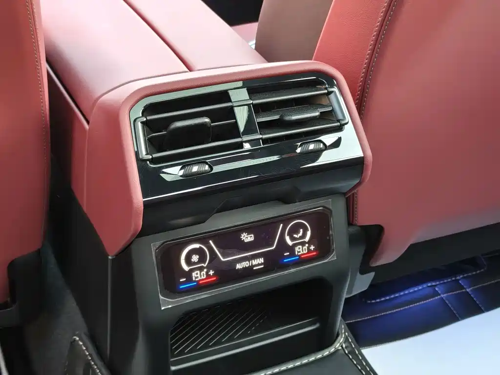 BMW 5 Series — фото 14