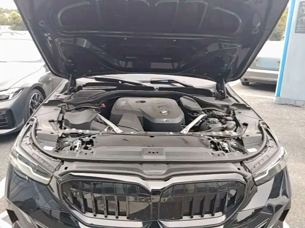 BMW 5 Series — фото 19