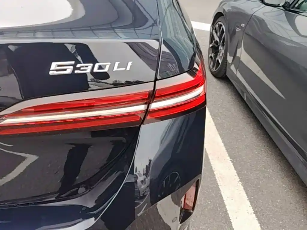 BMW 5 Series — фото 7