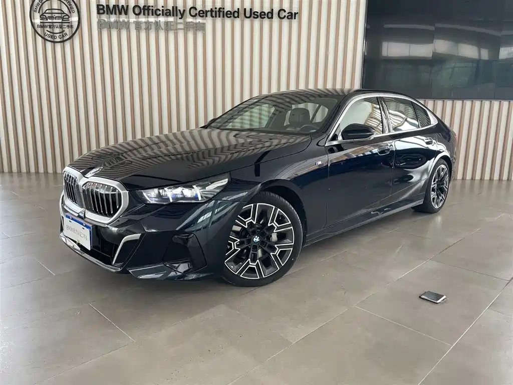 BMW 5 Series — фото 2