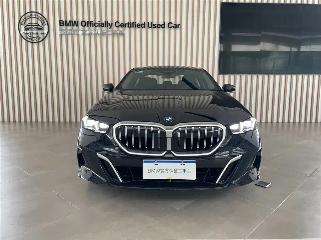 BMW 5 Series — фото 10