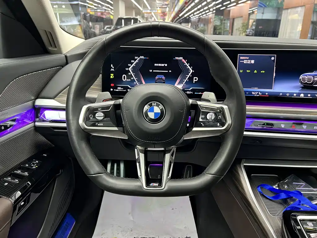 BMW 7 Series — фото 14