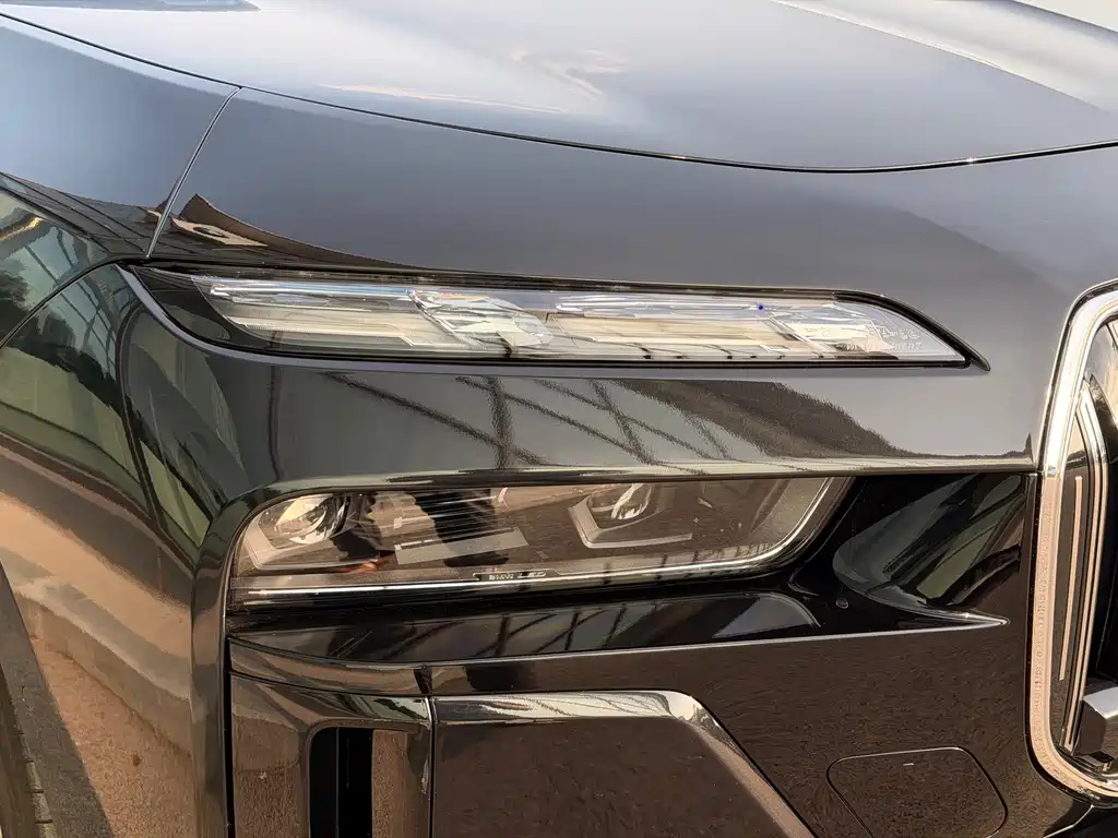 BMW i7 — фото 29