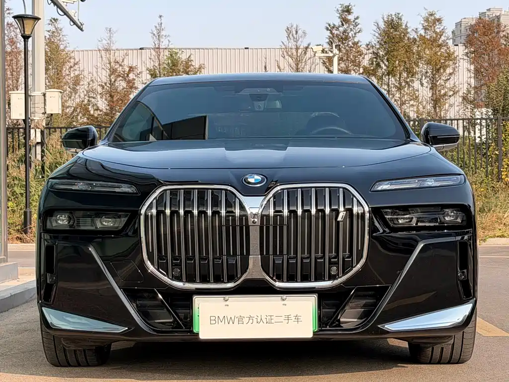 BMW i7 — фото 5