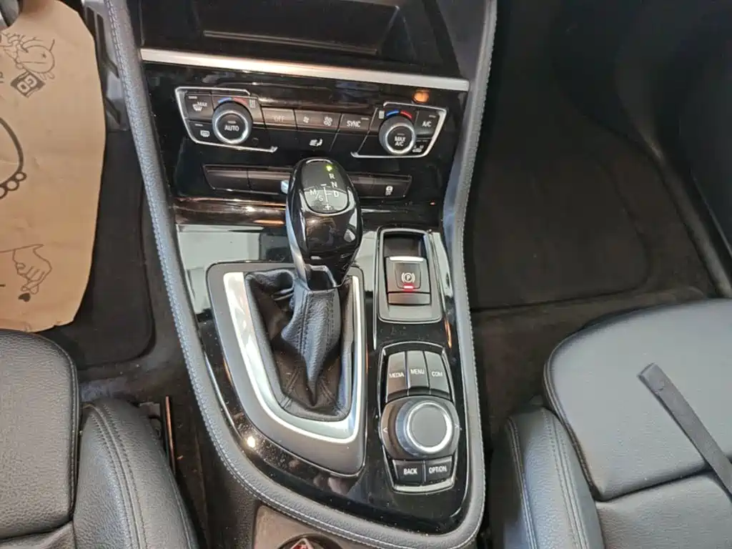 BMW 2 Series Active Tourer — фото 13