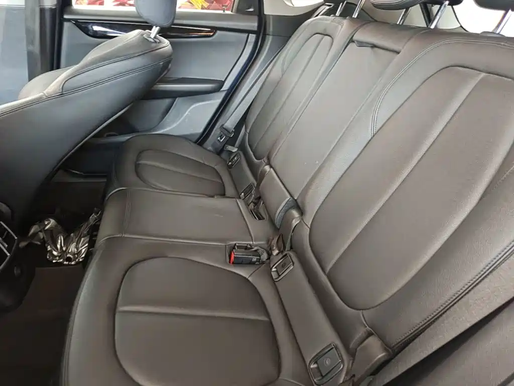 BMW 2 Series Active Tourer — фото 16