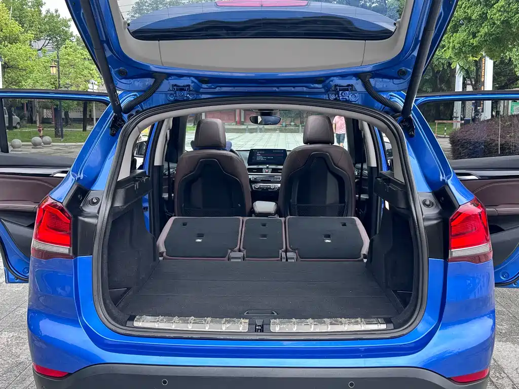BMW X1 — фото 11
