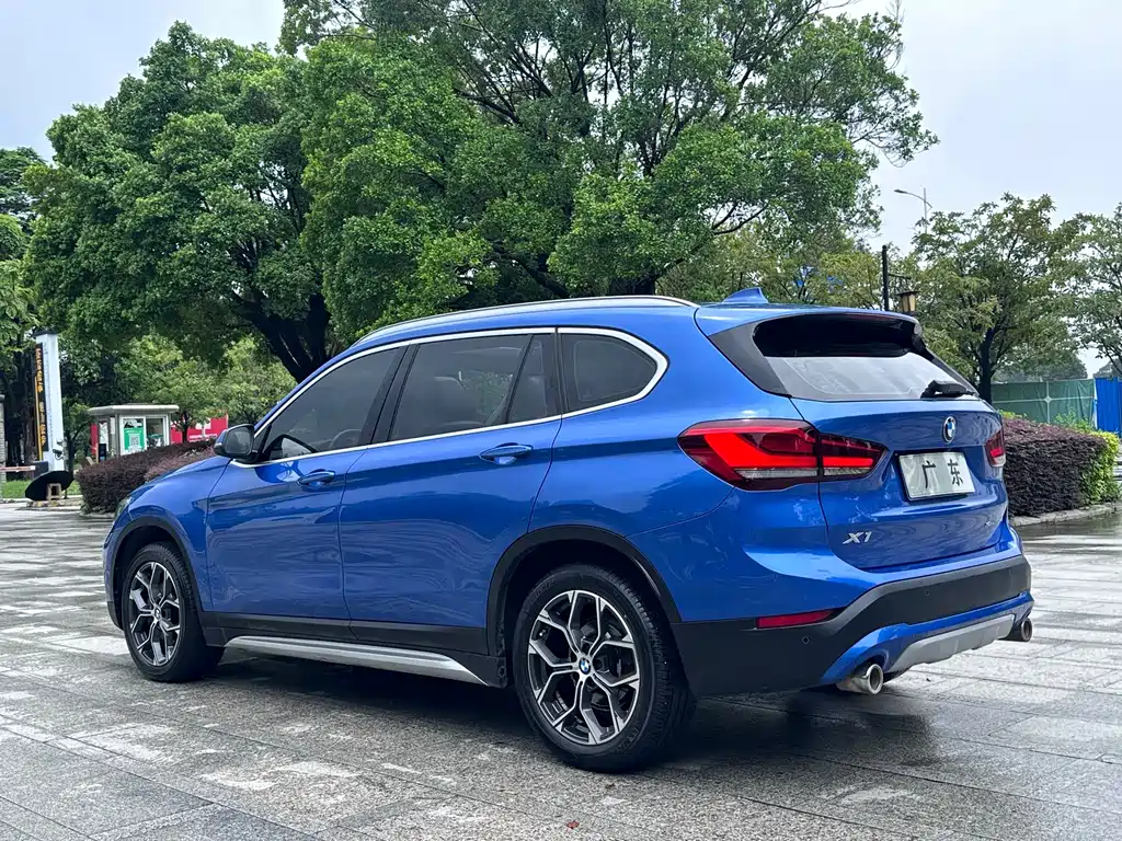 BMW X1 — фото 9