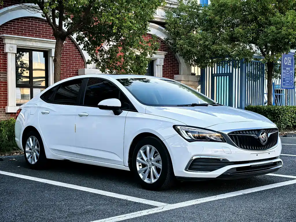 Buick Verano — фото 3
