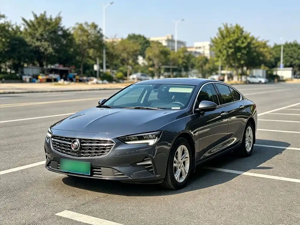 Buick Regal — фото 1