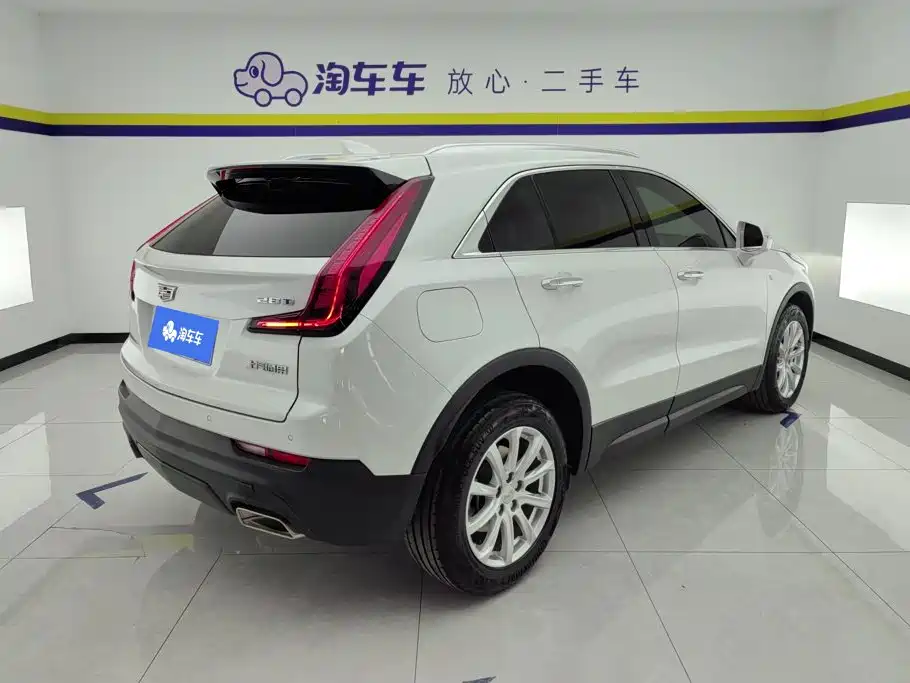 Cadillac XT4 — фото 3