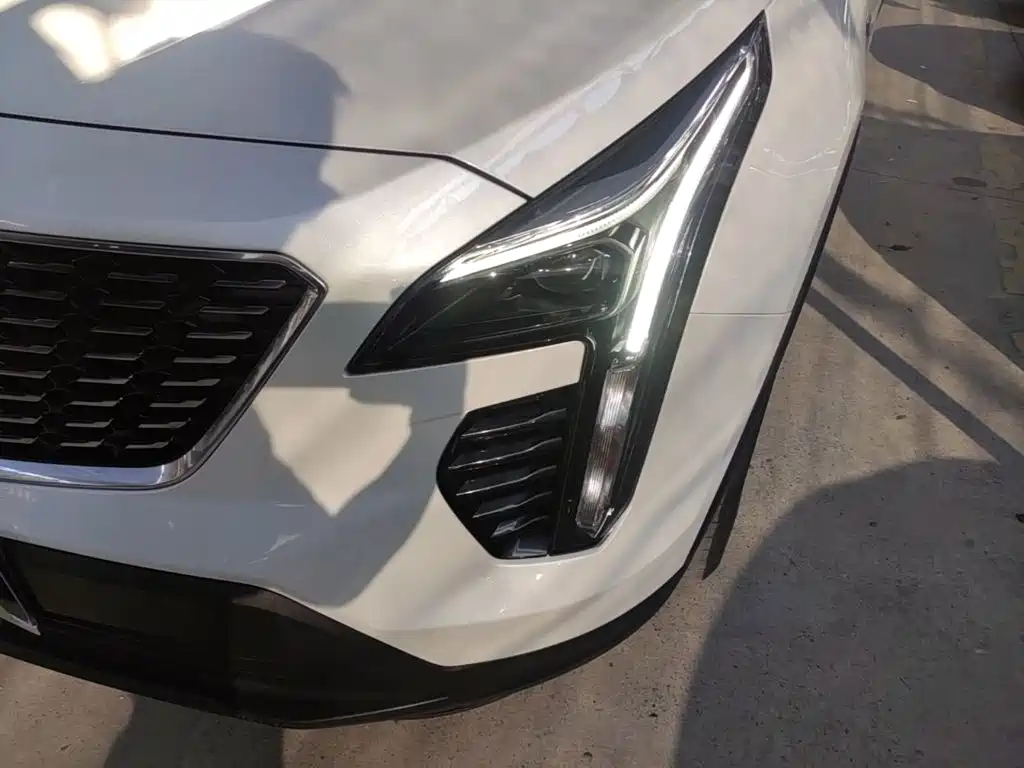 Cadillac XT4 — фото 23