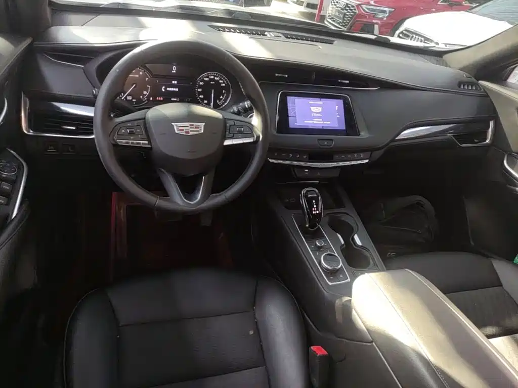 Cadillac XT4 — фото 9