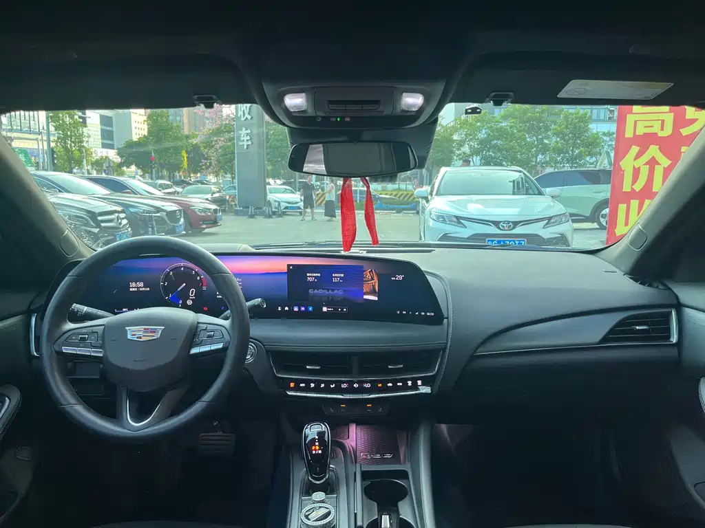 Cadillac CT5 — фото 5