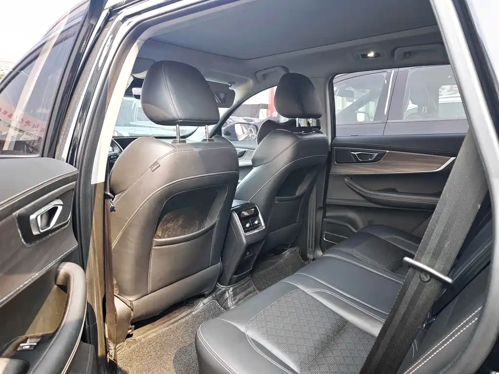 Chery Tiggo 8 — фото 3