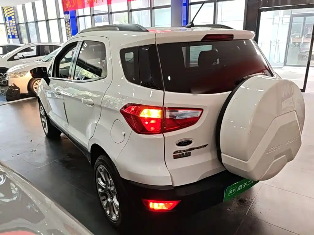 Ford Ecosport — фото 4