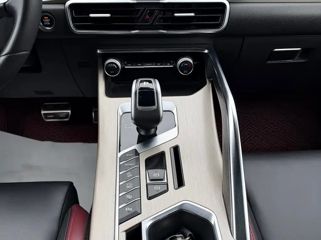 Geely Binyue — фото 11