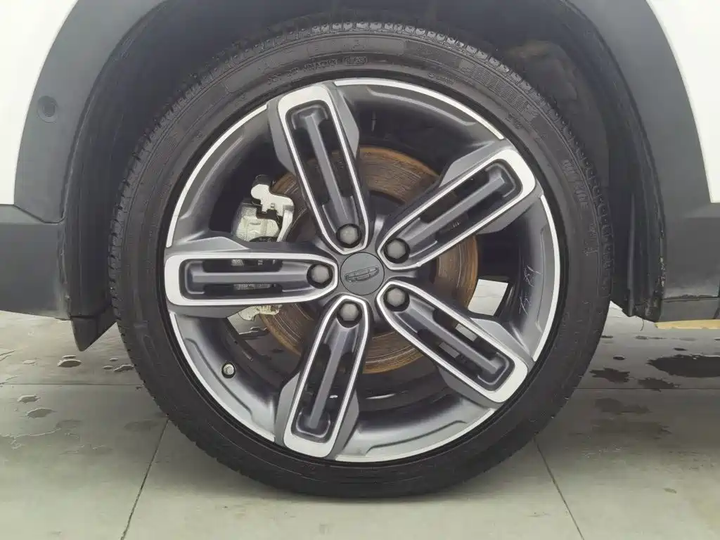 Geely Icon — фото 17