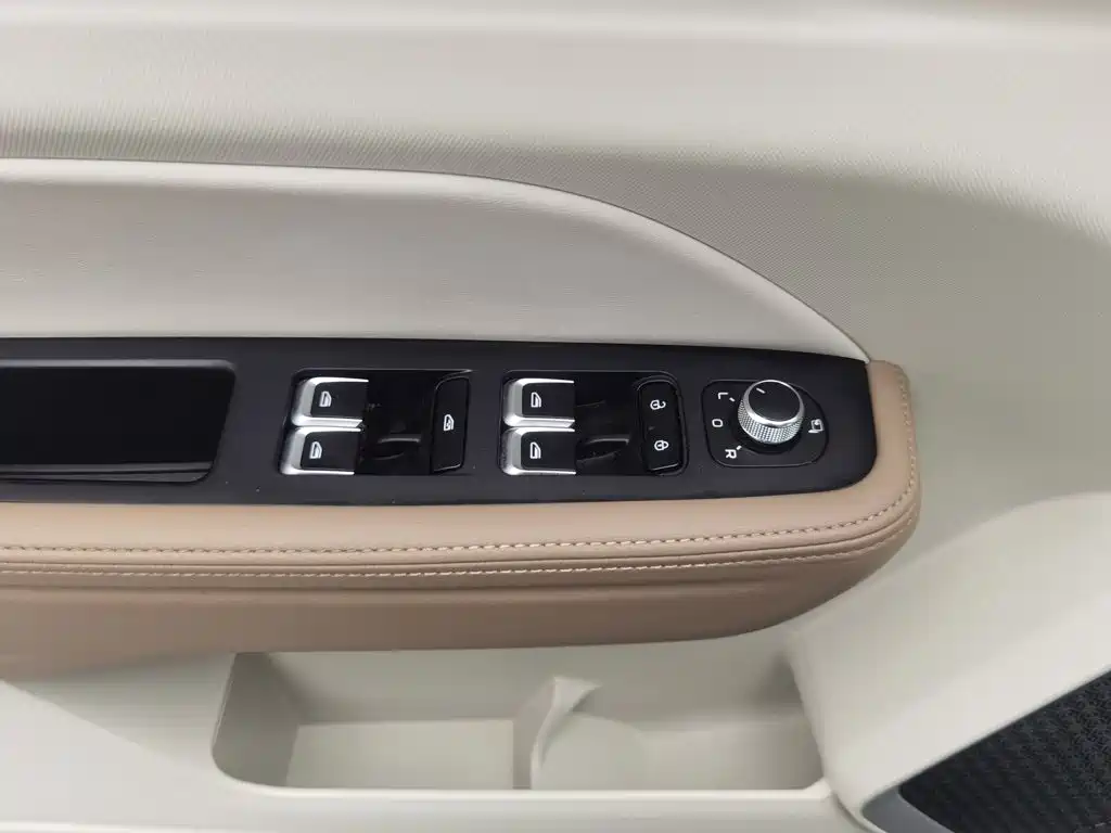 Geely Icon — фото 9