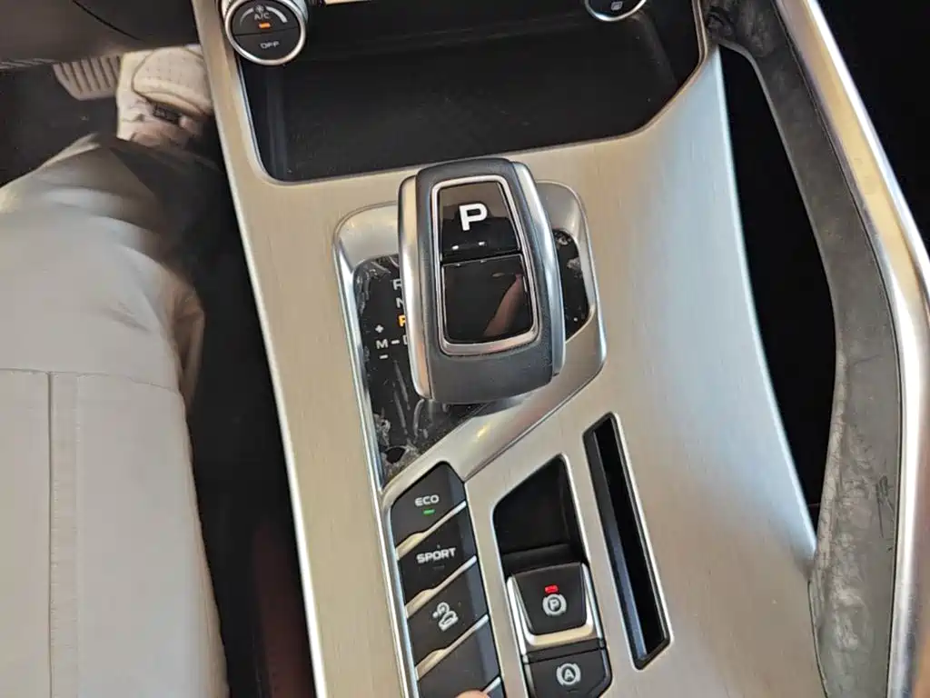 Geely Binyue — фото 13