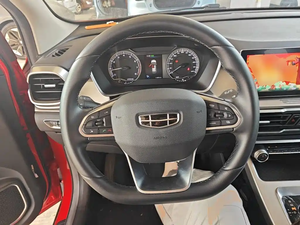 Geely Binyue — фото 10