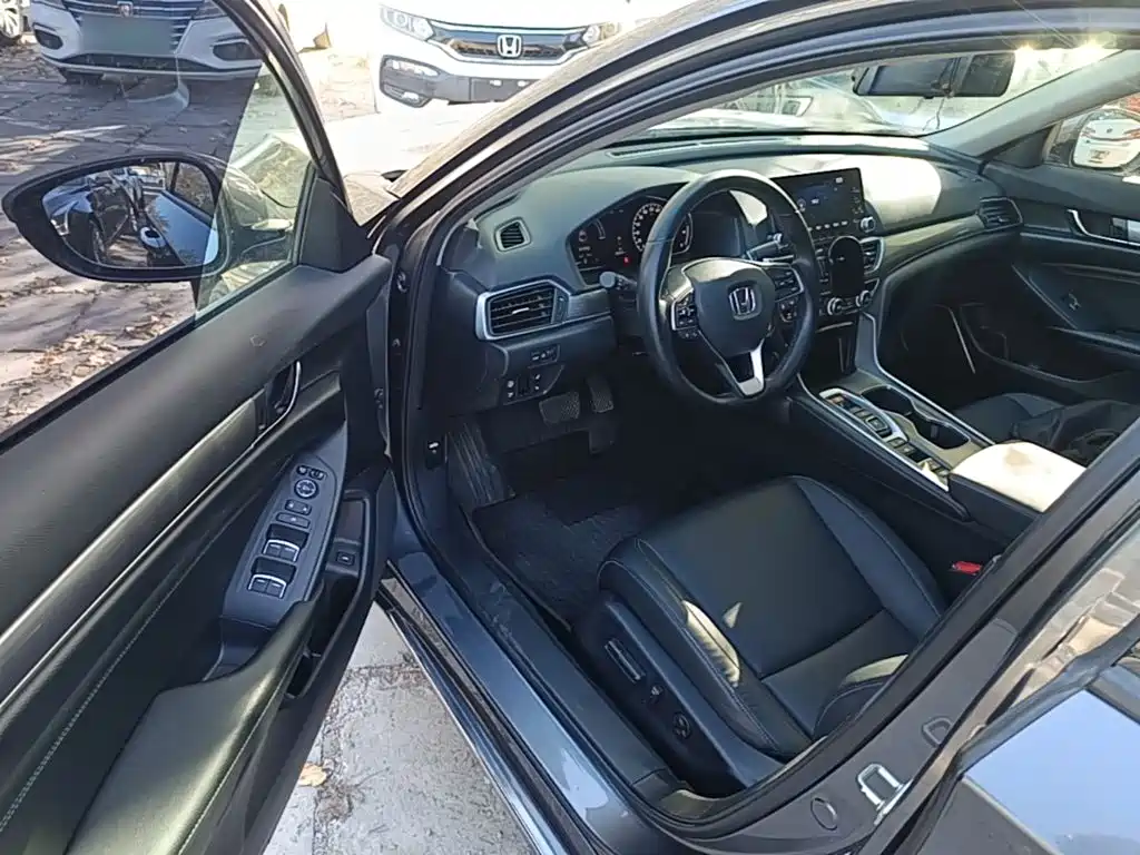 Honda Accord — фото 15