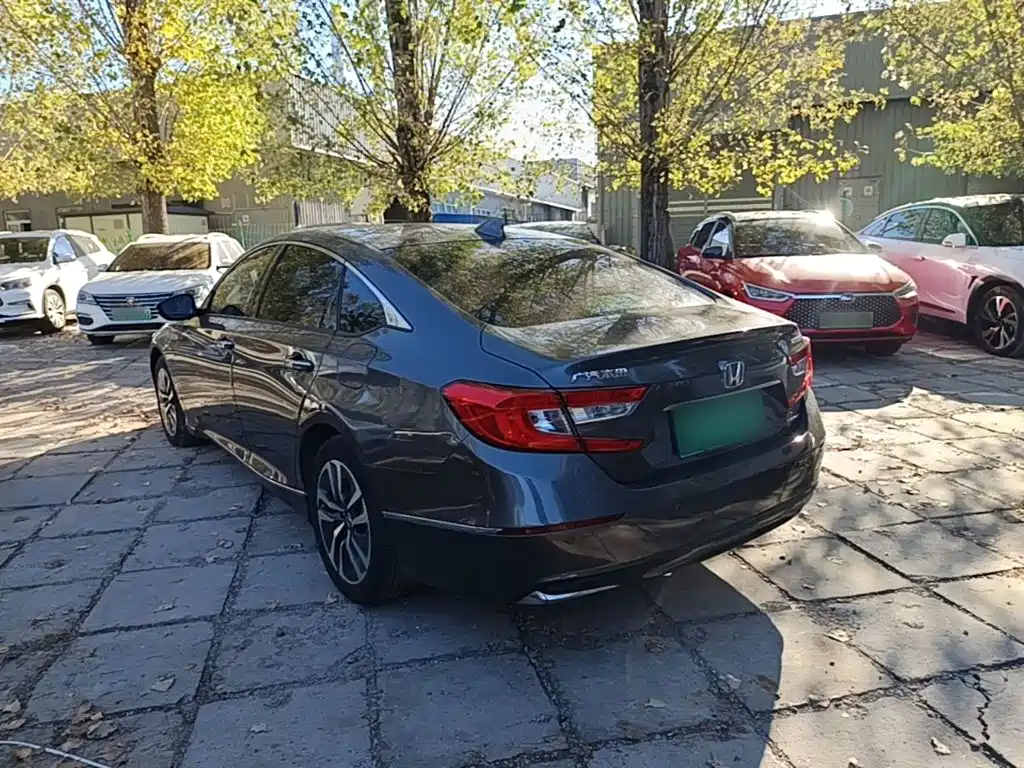 Honda Accord — фото 4