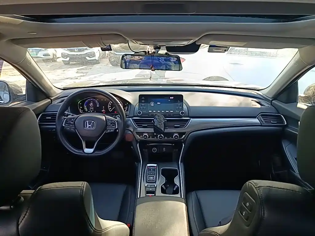 Honda Accord — фото 9