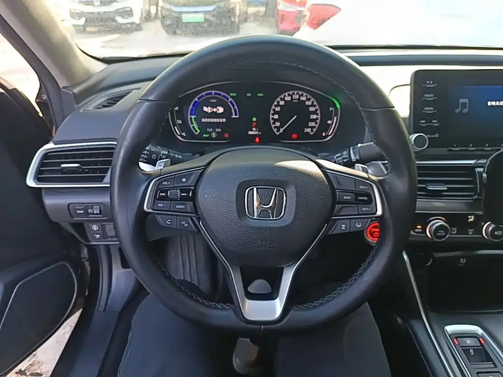 Honda Accord — фото 10