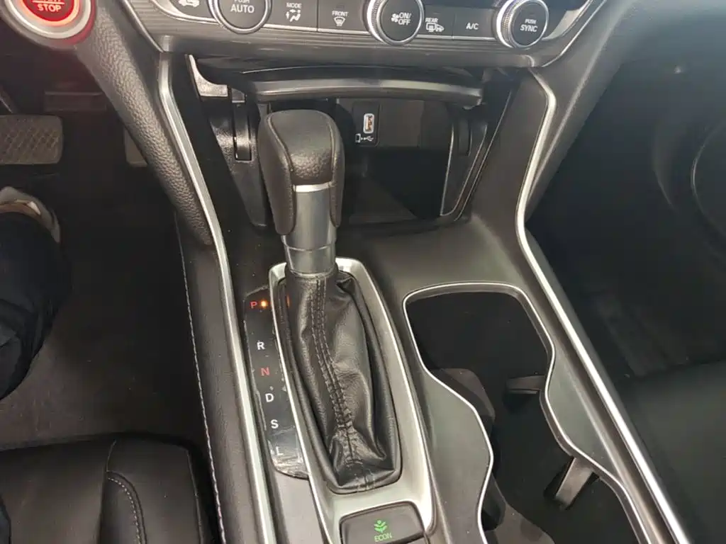 Honda Accord — фото 13