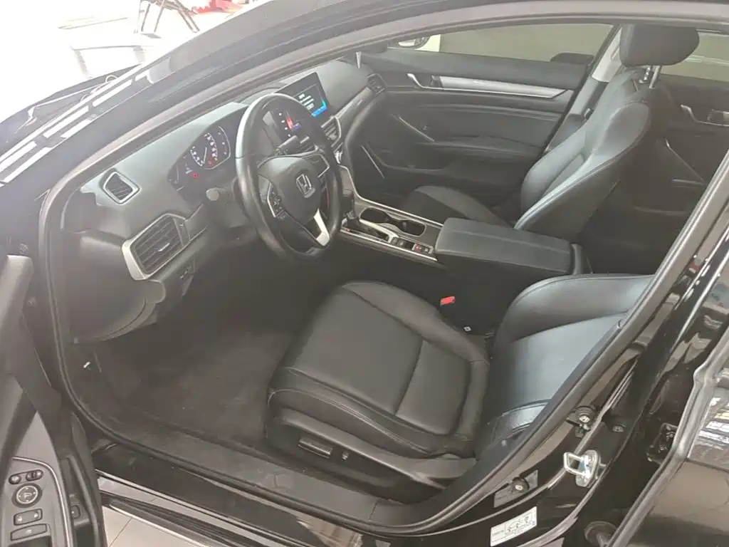 Honda Accord — фото 15