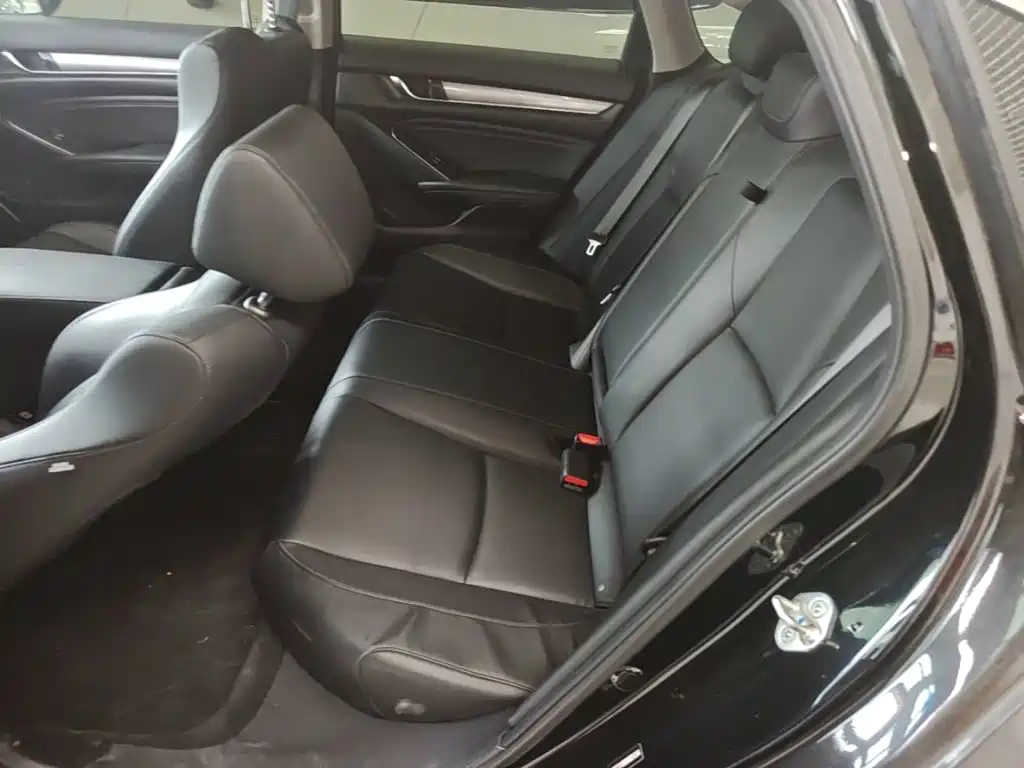 Honda Accord — фото 16