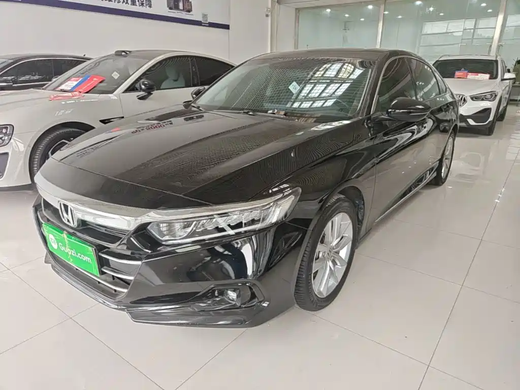 Honda Accord — фото 1