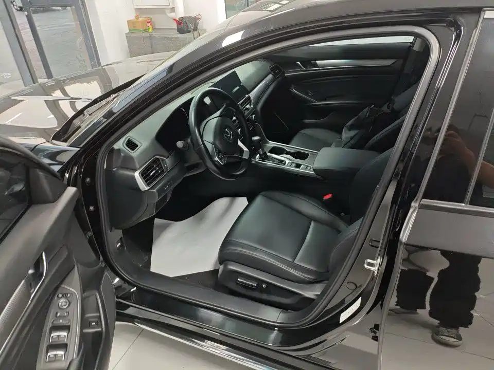 Honda Accord — фото 6
